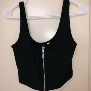 black cropped tank top